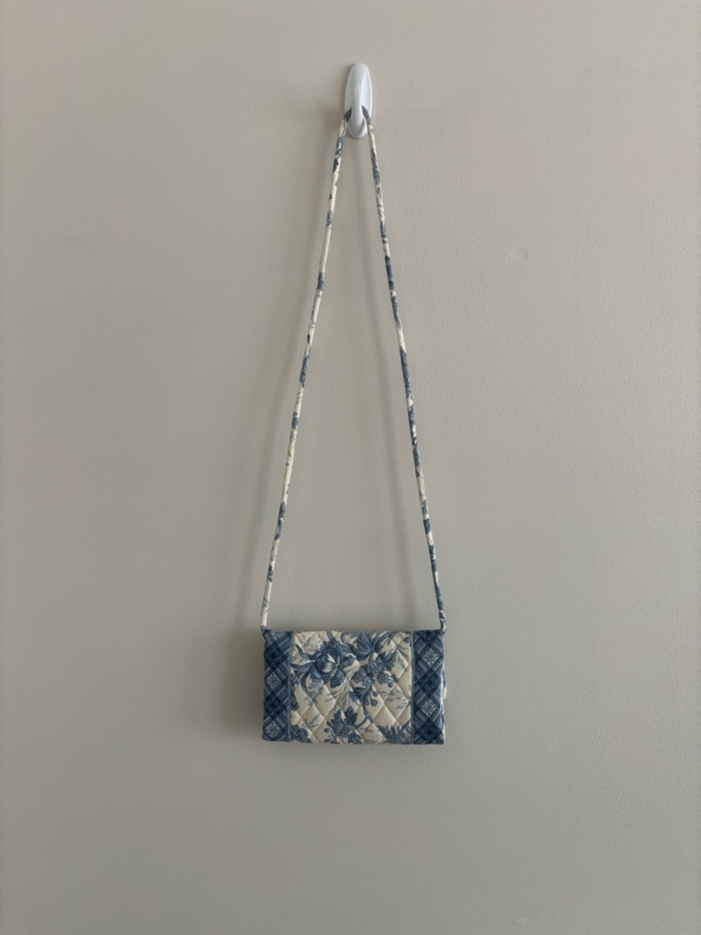 Vintage ‘90s Vera Bradley Crossbody - Blue Toile - Picture 6 of 6